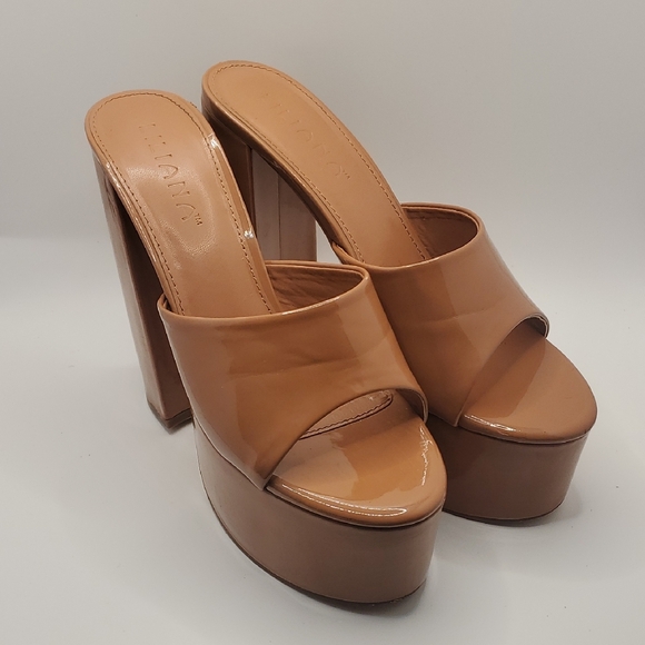 Liliana Womens Elegant Tan Patent Leather Platform Heels Sz 8 Slip On Mules Chic - Picture 1 of 15